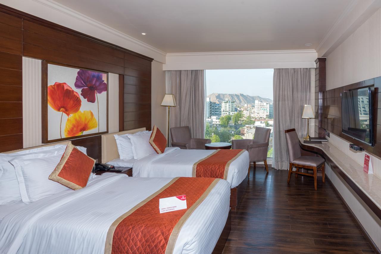 Deluxe Triple Room:Enjoy Happy Hours with 1+1 offer on Alcoholic Beverages,644802789:JPEG